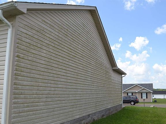 4th image of 410 Fairbanks Ave