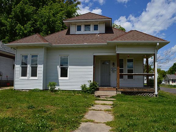 2nd image of 1217 E Broadway Blvd