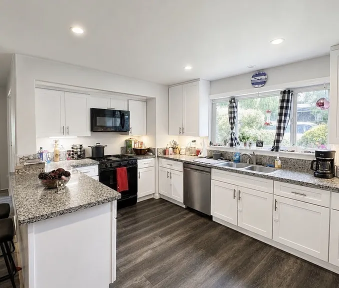 24263 Los Codona Ave — Photo 2