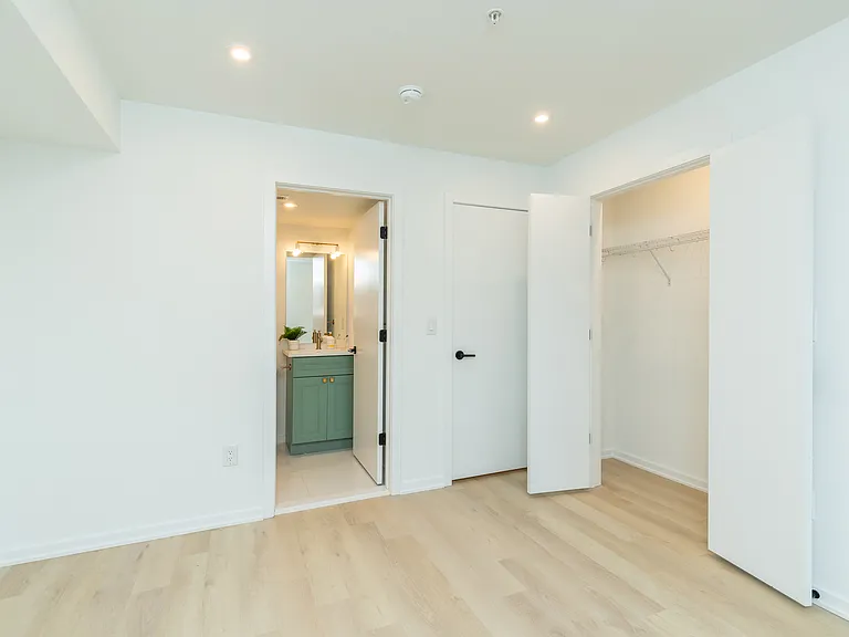 1627 Fontain St #C — Photo 34