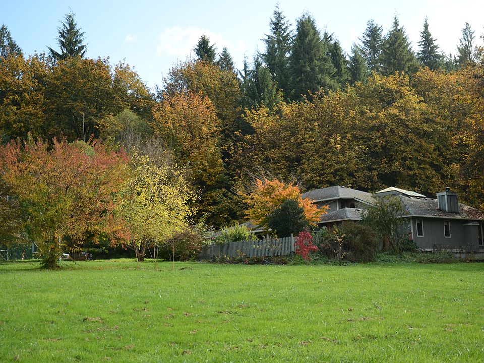 2nd image of 20320 10th Pl SE