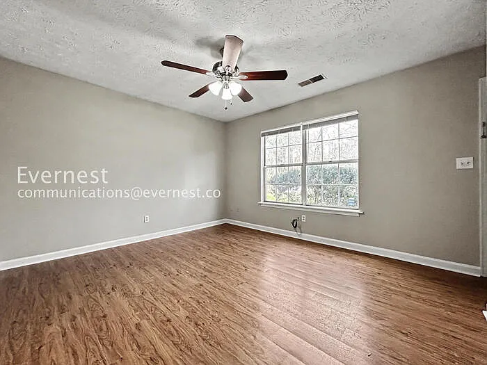 4256 Worth St — Photo 7