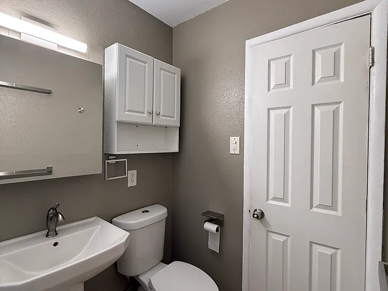 3566 W Amherst Ave — Photo 21
