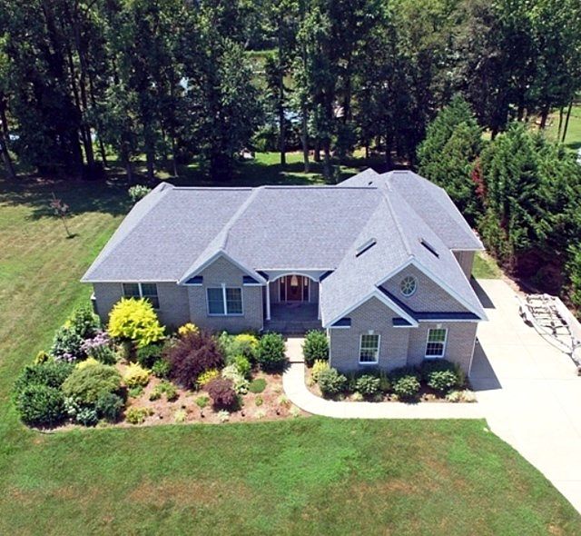 1st image of 72 Canoe Pl