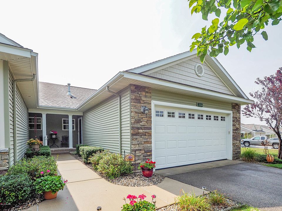 2116 Petoskey Drive-100