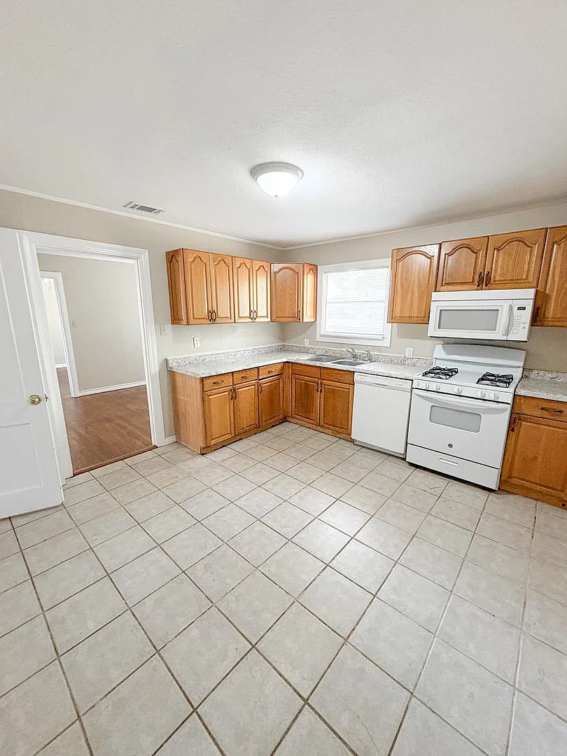 Cozy 4bedroom house in Pine Tree! — Photo 4