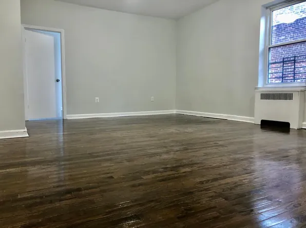 824 Avenue C image 3 of 7