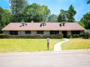 907 Wright Dr, Palestine, TX