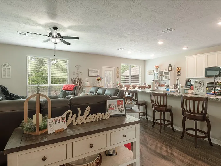 127 Worley Way — Photo 3