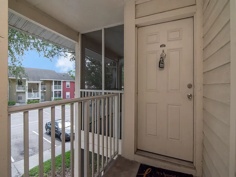 214 Lake Parsons Grn #201 — Photo 2