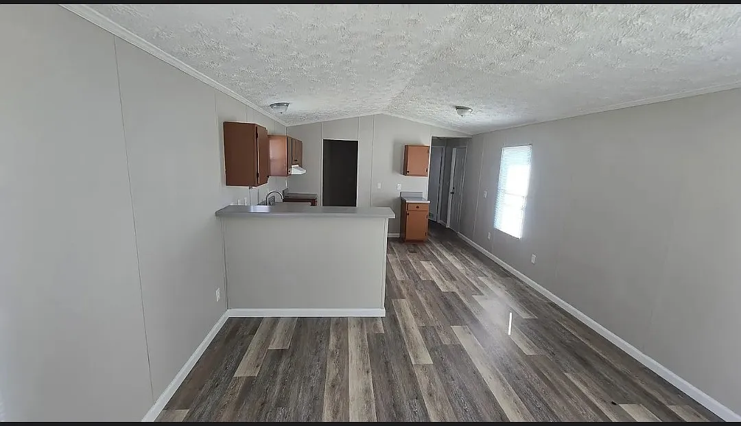 2 bed, 84 sqft, $1,350 — Photo 3
