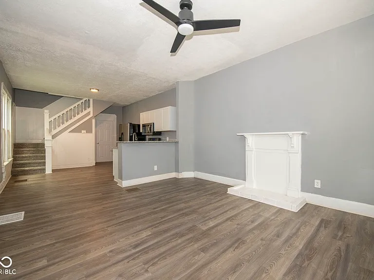 246 N Beville Ave #1 — Photo 2