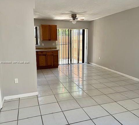 4th image of 927 NW 7th Ct APT 2