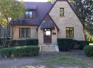 921 Dawes Ave, Joliet, IL 60435