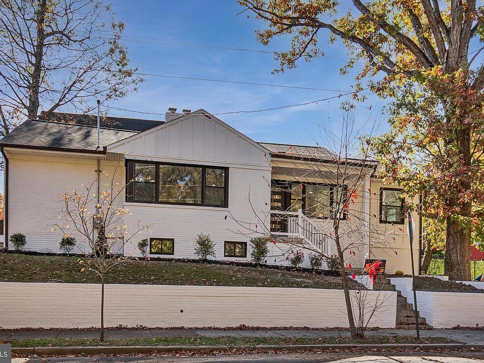 1st image of 3127 Park Dr SE