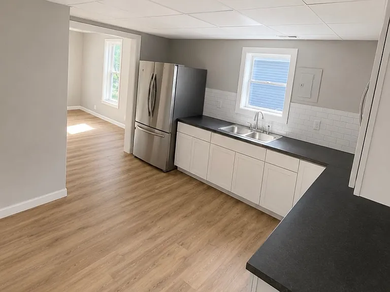 123 W Valley St — Photo 5