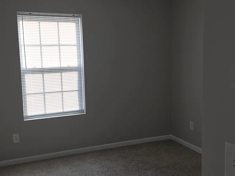 553 Old Salem Dr — Photo 17