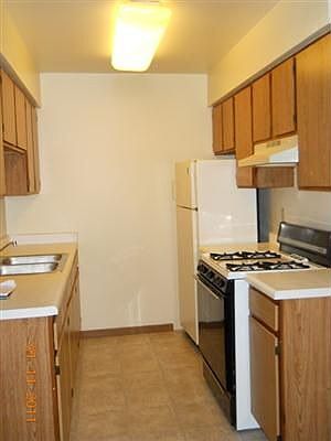 2nd image of 2803 W Kilbourn Ave APT 311