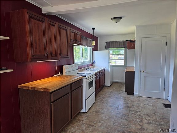 4th image of 1027 Gwinn St