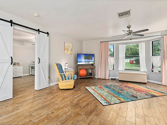 3rd image of 7504 Coquina Ave