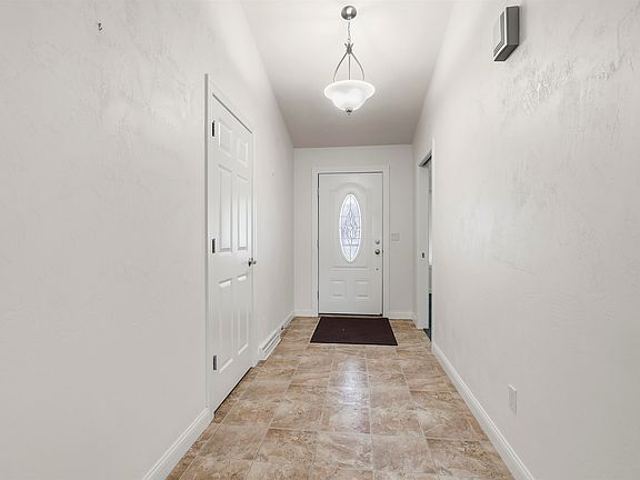 2nd image of 89 Penbrook Cir