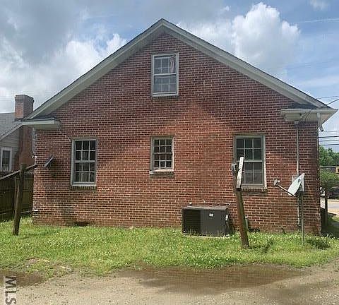 2nd image of 629 S Main St