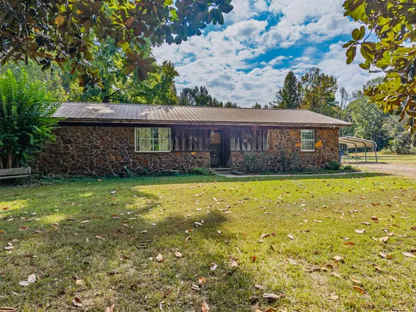1812 Farrish Gravel Rd, Batesville, MS 38606