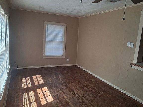 5th image of 405 S Post Oak St