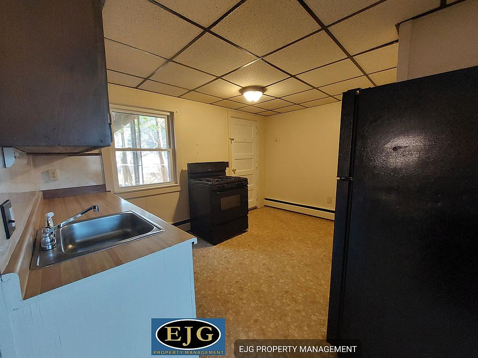 133 Valley St Laconia NH Zillow