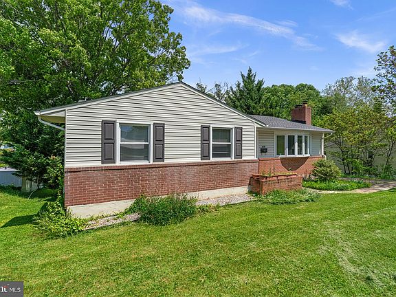2nd image of 218 Cinder Rd