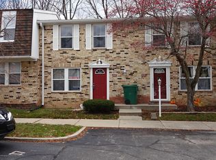 6121 Scotmar Dr, Lansing, MI 48911