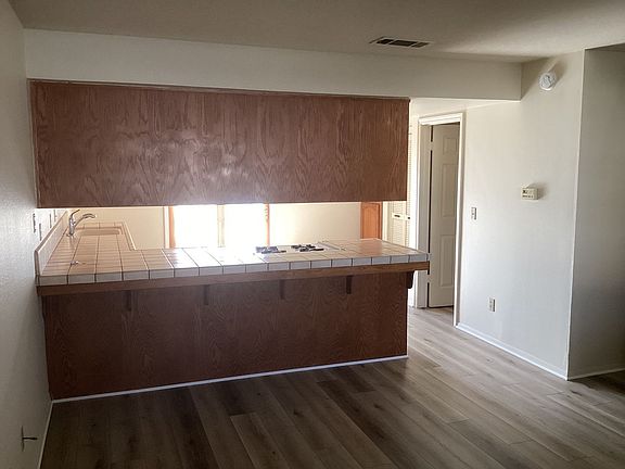 5th image of 425-431 N Tiffany Dr #427