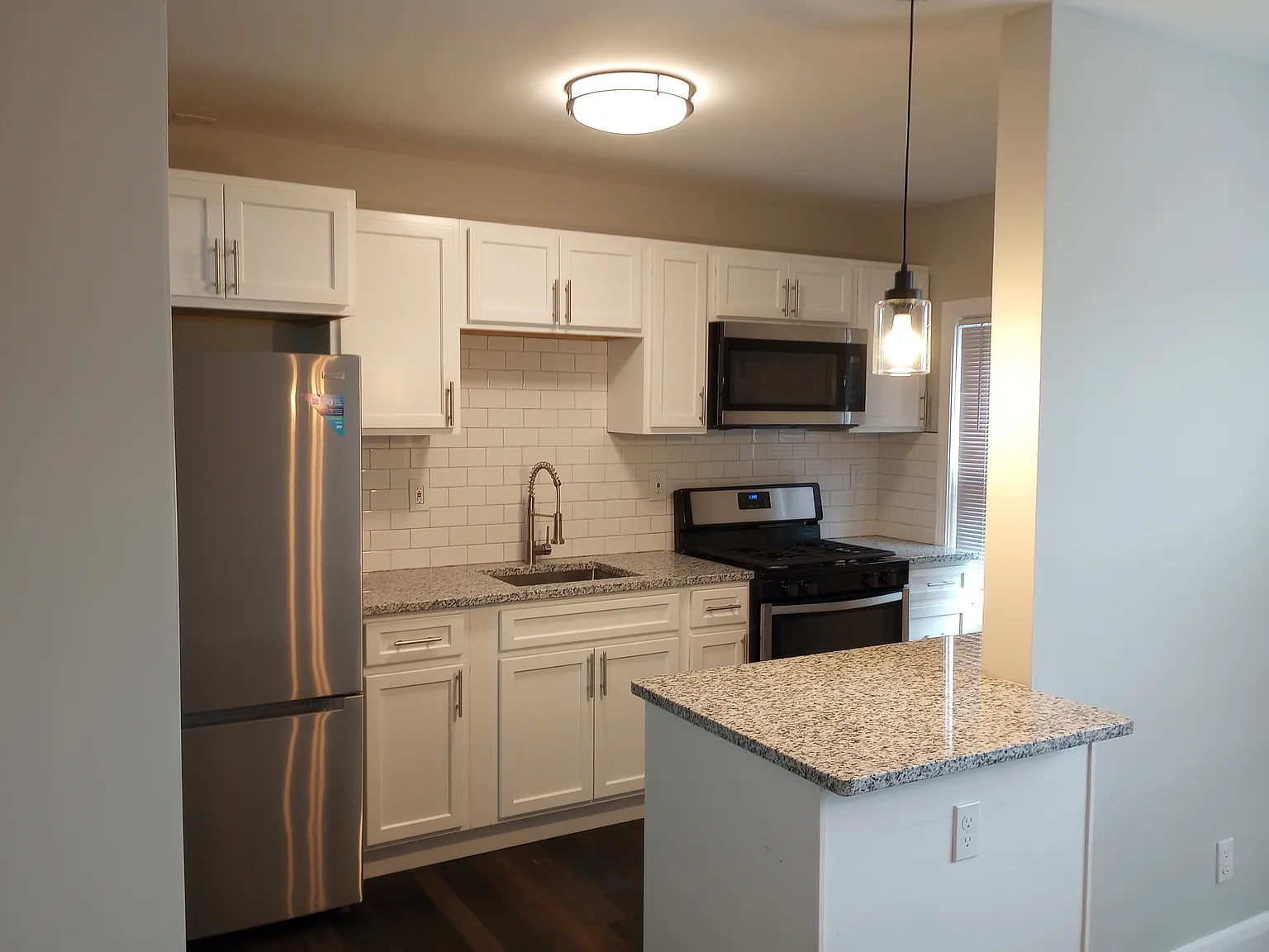 3 bed, 1620 sqft, $2,200 — Photo 4