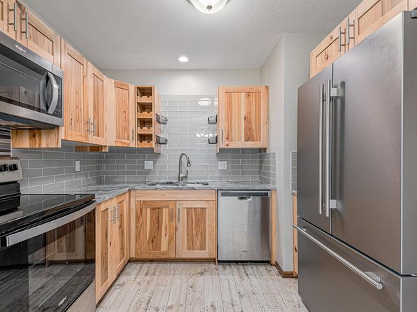 14 Pinehurst Cir, Glenwood, IA 51534