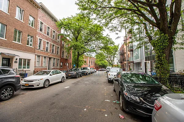 Rented by null | media 26