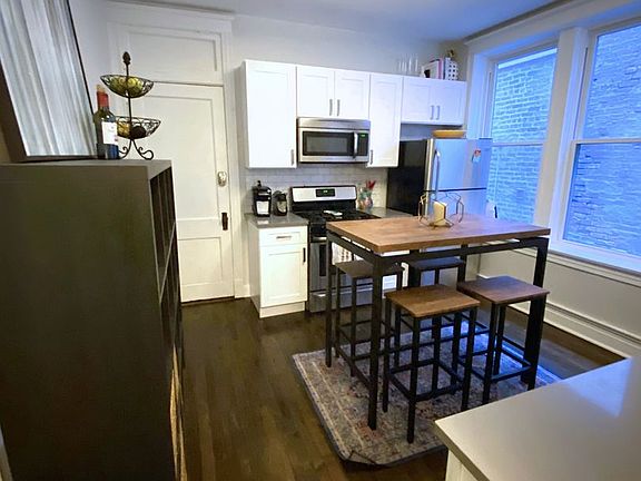 5th image of 2102 N Sheffield Ave APT 2F