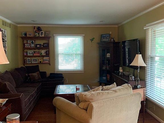 4th image of 885 N Old Woodward Ave APT 2