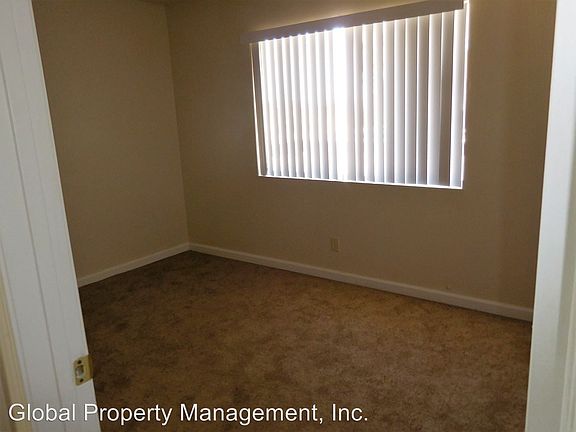 4th image of 18462 Montezuma St APT 20