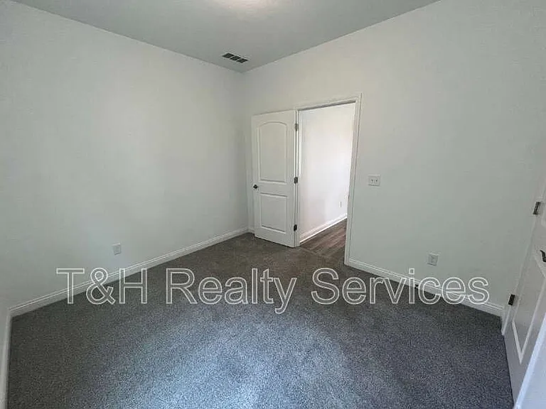 7073 Fowler Dr — Photo 6