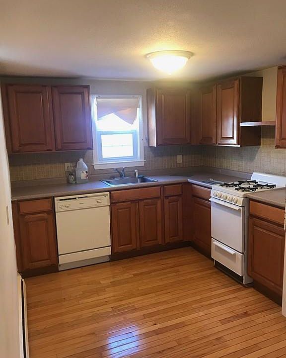 1st image of 19 Bassett St Unit 1