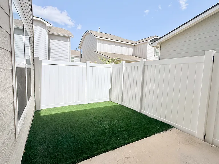 10838 Emerick St — Photo 17