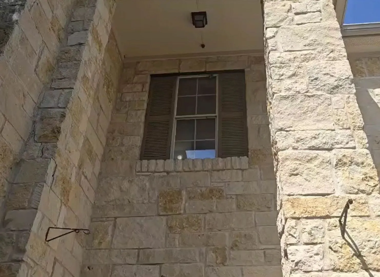 Room in 4 Bedroom Home in Pflugerville — Photo 1