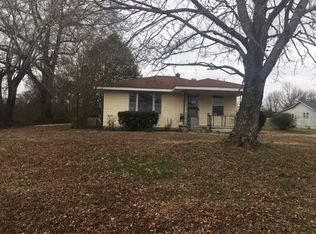 36 Elmer Miller Rd, Trenton, TN 38382