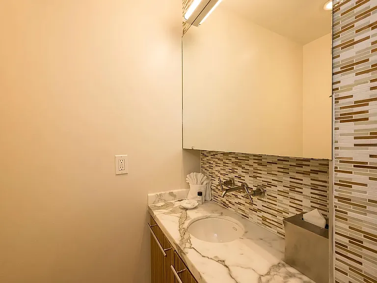 1401 Simonton St #1401/20 — Photo 12