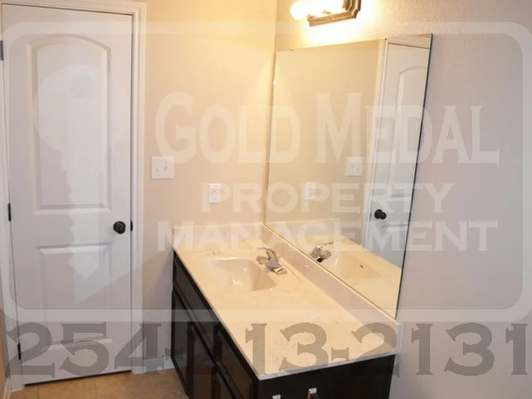 1104 Grace Point Dr — Photo 12
