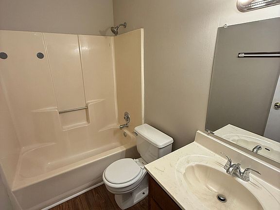 5th image of 110 Saint Andrews Ct #110