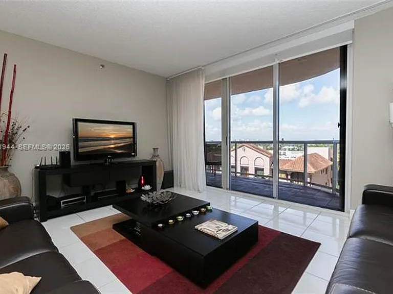 8855 Collins Avenue Cu #6F — Photo 4
