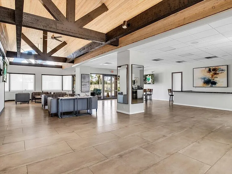 43754 Avenue Alicante — Photo 10