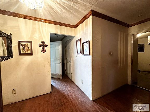 4th image of 22468 Thomae Ln