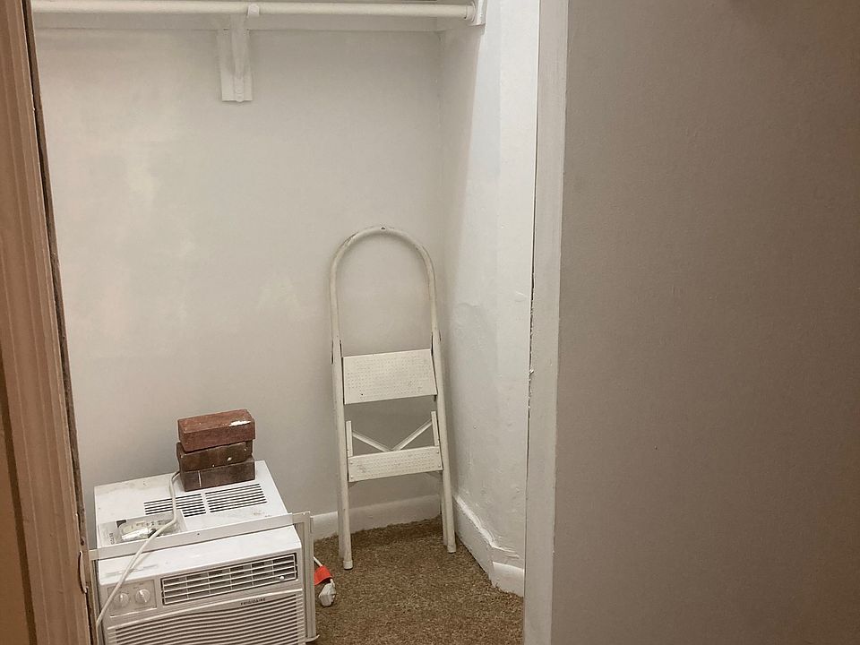 LARGE CLOSET